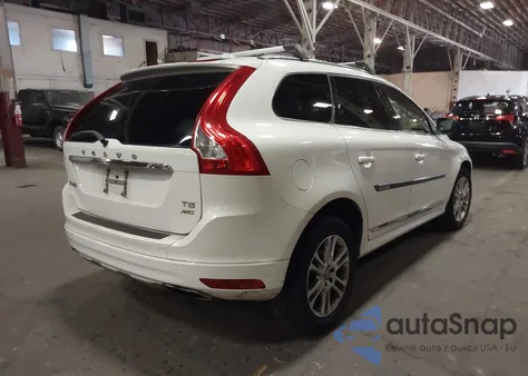 2016 Volvo Xc60 T5 Premier из США, поврежденный, VIN YV4612RK4G2786016